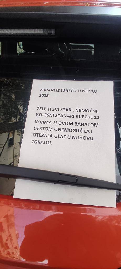 Vlasnika auta u Splitu dočekala novogodišnja čestitka: Sretnu novu žele ti stari bolesni stanari