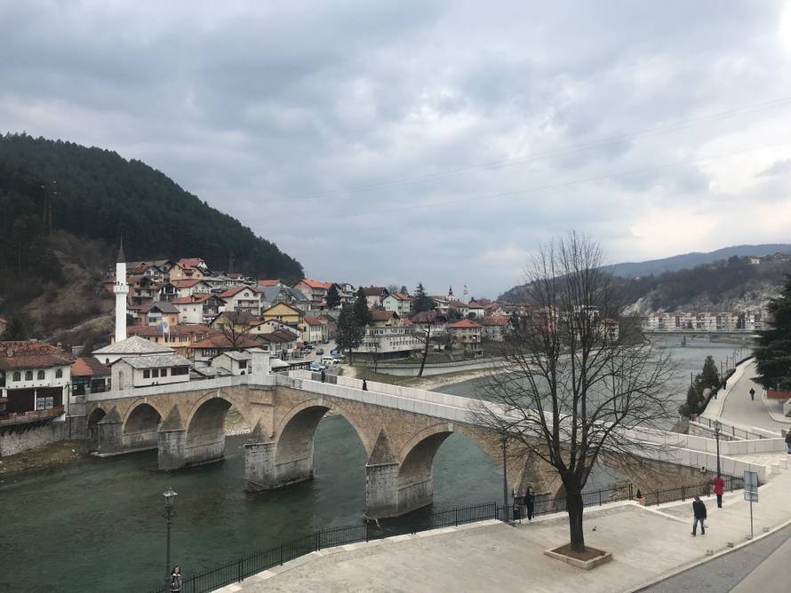 Hakija je s djevojkom u žarištu korone: Konjic pust, zabrane su