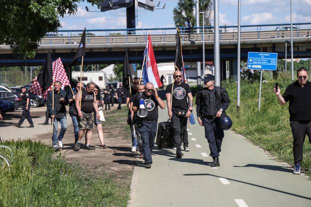 Zagreb: Dražen Keleminec sa svojim pravašima došao na Trnjanske kresove