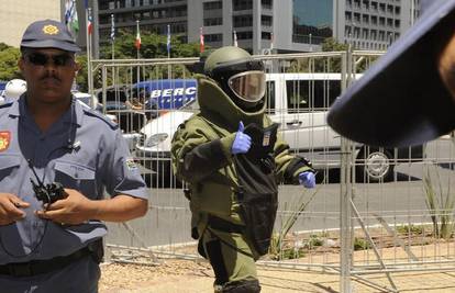 JAR: Nakon lažne prijetnje bombom uhitili su novinara