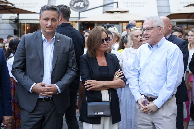 Na ulicama Sarajeva održan prosvjed građana zbog ubojstava koja su se u petak dogodila u Gradačcu