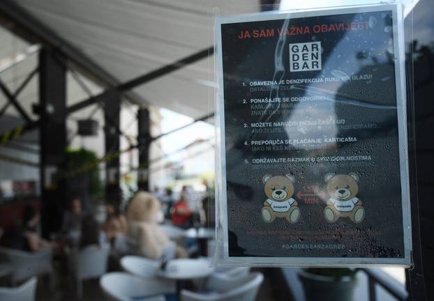 U Zagrebu plišani medvjedići održavaju socijalnu distancu