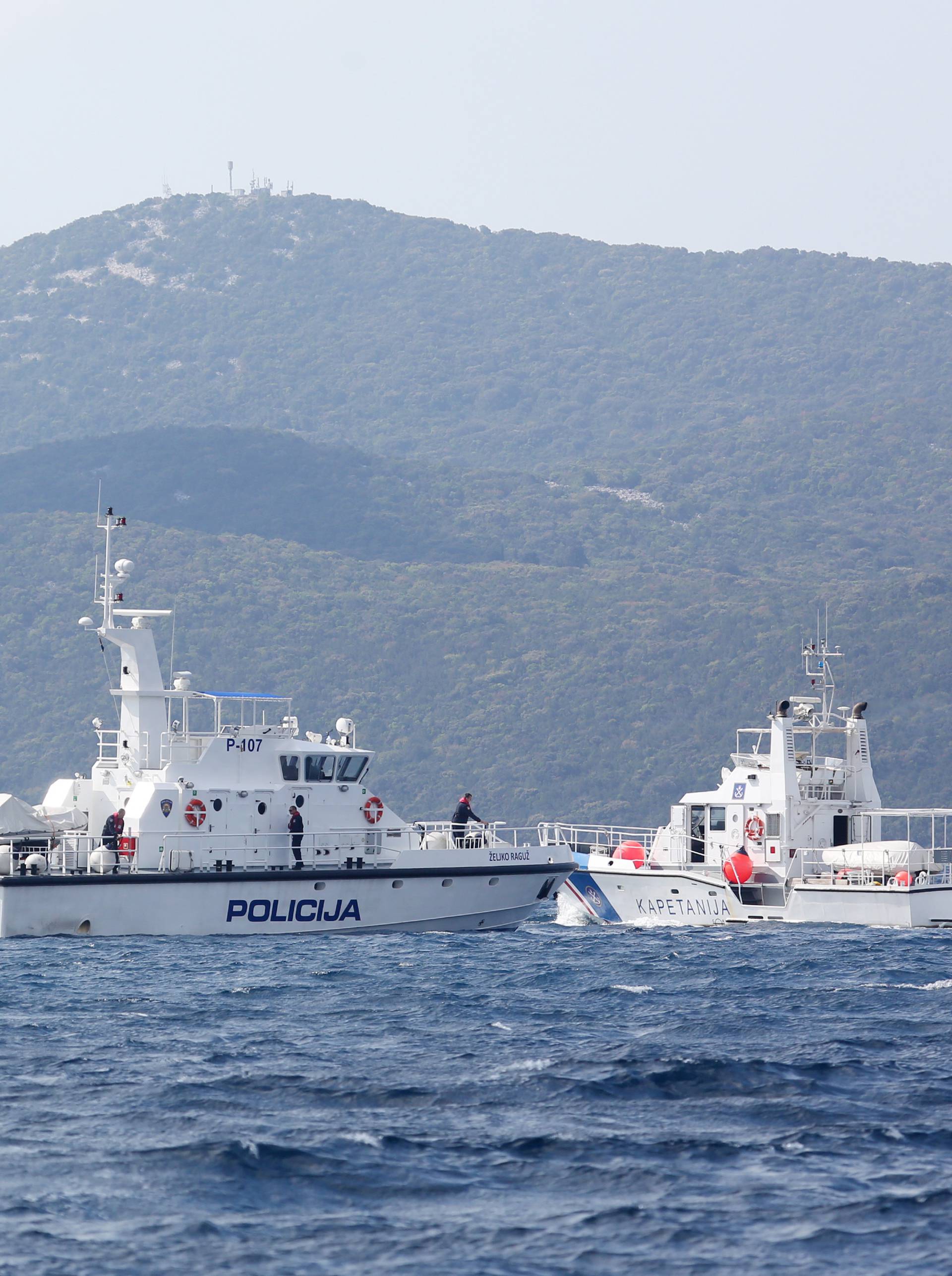 Tragedija na moru: Dvoje ljudi je poginulo, za petero se traga