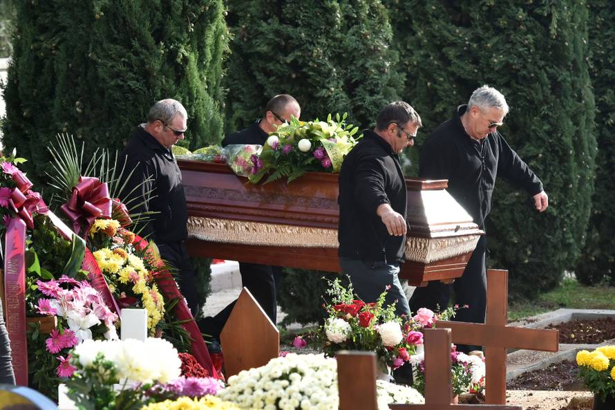 Pokopali 'Bracu': 'Sinu je naglo pozlilo na putu, u bolnici je...'