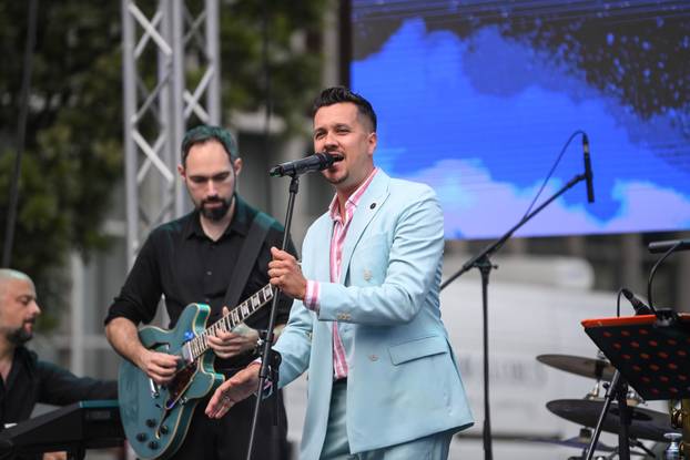 Zagreb: Poznati na proslavi rođendana podcasta "Putem oblaka"