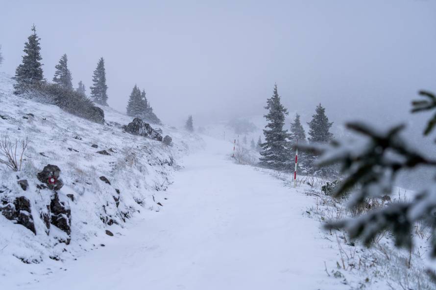 Zavižan: Snijeg pao u Nacionalnom parku Sjeverni Velebit