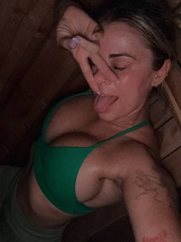 FOTO Nekad su dominirale u UFC-u, a danas zajedno snimaju sadržaj koji nije za svačije oči