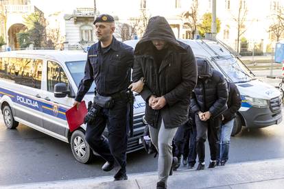Na Županijski sud u Osijeku privedena petorica muškaraca osumnjičenih za krijumčarenje ljudi