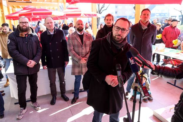 Zagreb: Gradonačelnik Tomislav Tomašević i Luka Korlaet otvorili rekonstruiranu i dograđenu tržnicu Vrapče