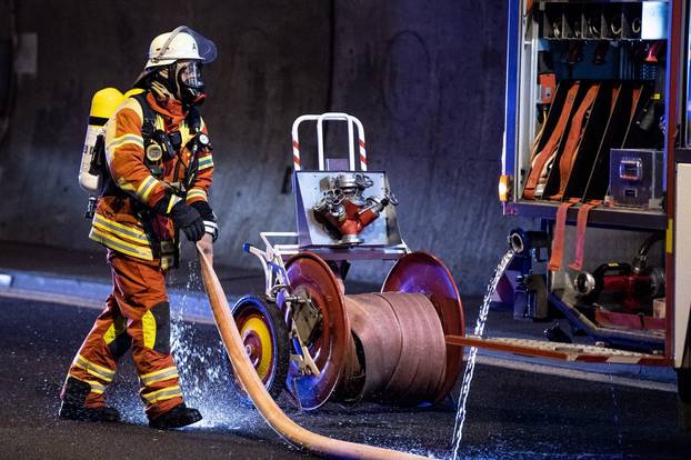 Emergency forces rehearse disaster in tunnel