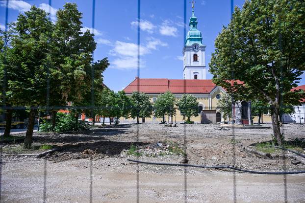Karlovac: Ure&dstrok;enje Trga bana Josipa Jela&ccaron;i&cacute;a