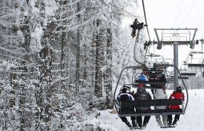 Skijališta žele spasiti sezonu pa su posegli za 'kontroverznom metodom' dezinfekcije prostora