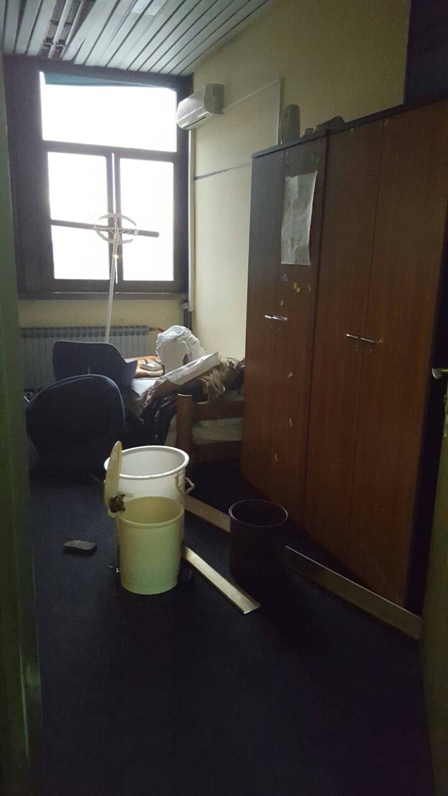 Kaos u Osijeku: Bolnica ostala bez krova, hitno selili pacijente