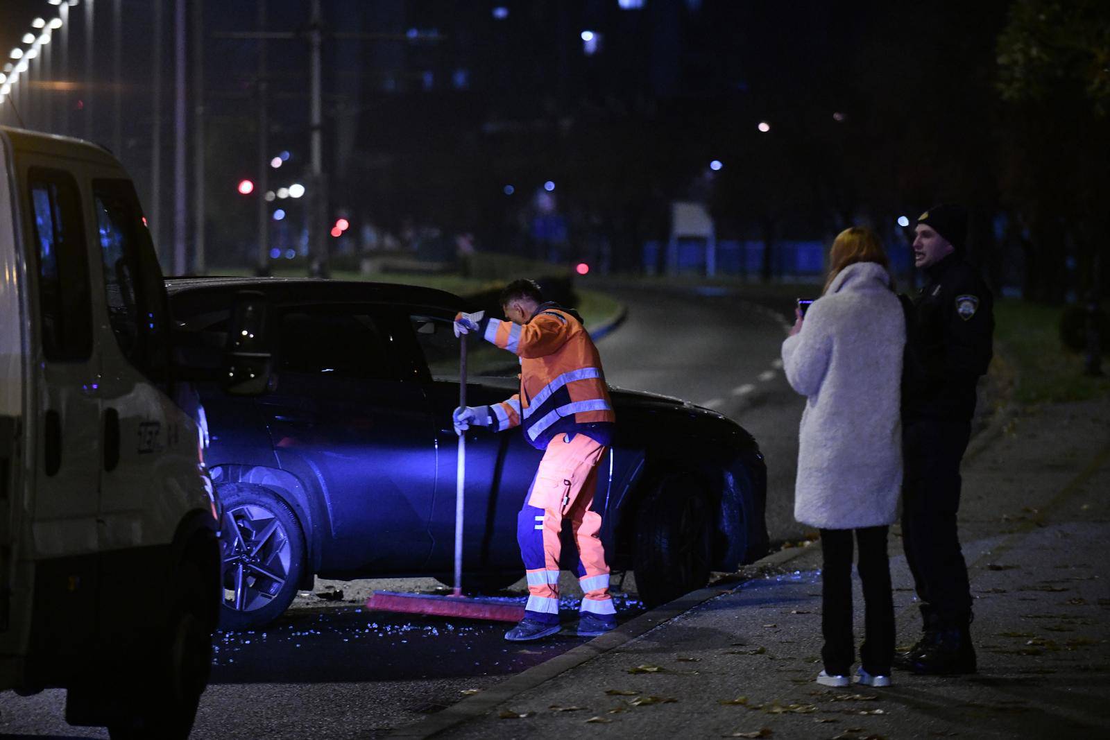 Zagreb: Auto na Horvaćanskoj naletio na tramvajsku stanicu