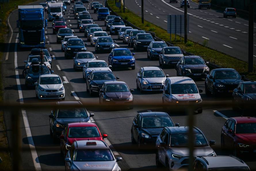 Zagreb: Gužve u prometu u smjeru mora