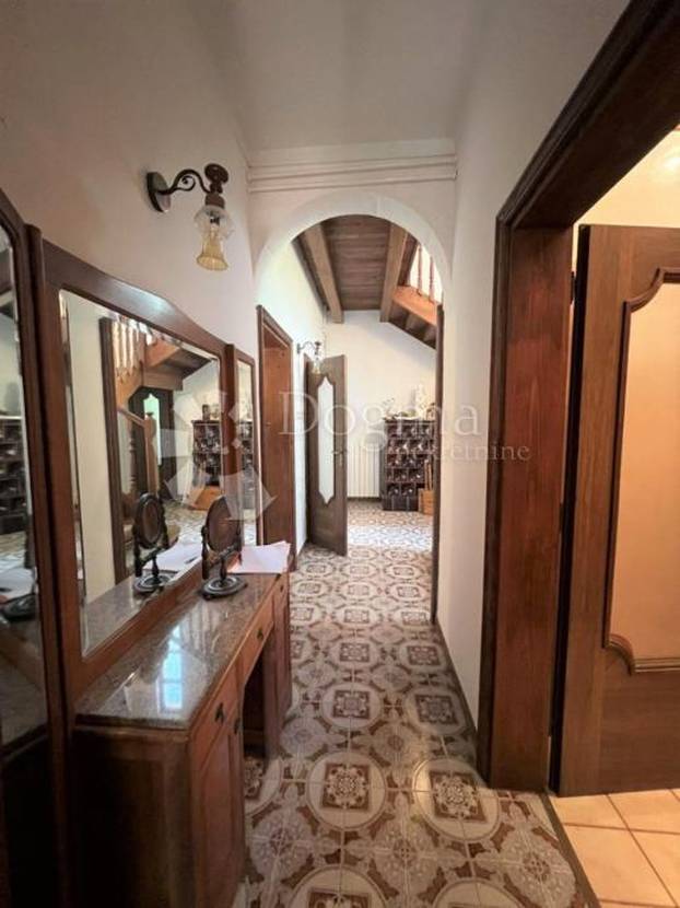 FOTO Kao iz starog romantičnog filma: Pogledajte ovu bajkovitu rustikalnu vilu u Labinu