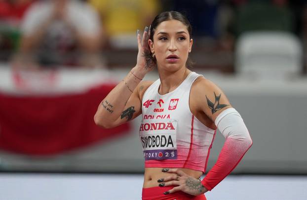 Women's 4 x 100m Relay Round 1