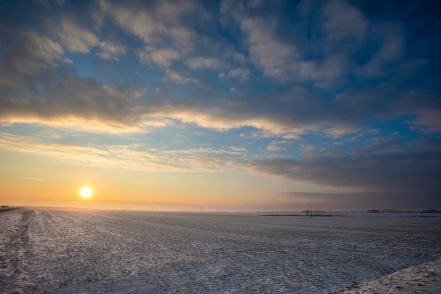 Slavonska ravnica u mrzlo jutro: Predivni prizori snijega i leda