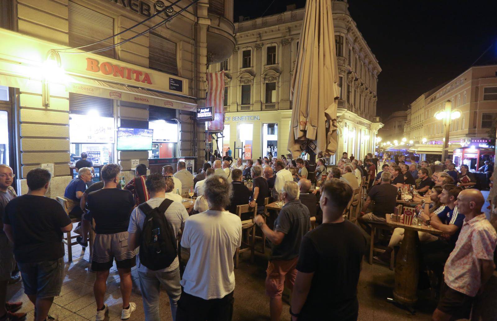 Zagreb: Gledanje nogometne utakmice izmeÄu Rosenborga i Dinama u centru grada