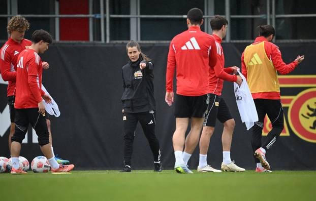 1. FC Union Berlin Training -  Interim coach Marie-Louise Eta leads training session