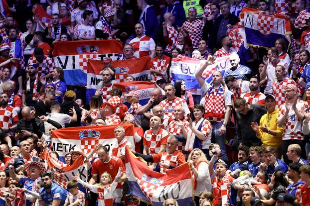 Malmo: Navijači Hrvatske i Mađarske na rukometnoj utakmici EHF prvenstva