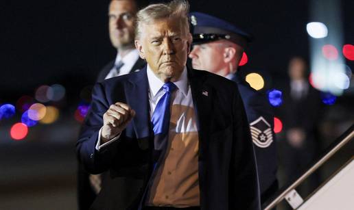 Donald Trump potpisao uredbu za smanjenje financiranja medija NPR-a i PBS-a
