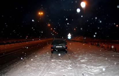 Zbog snijega blokiran dio autoceste kod Sv. Roka