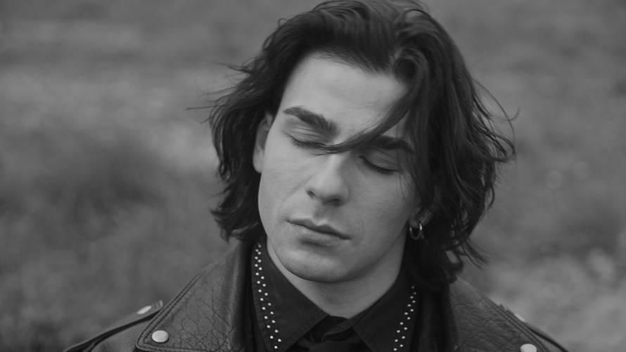 Devin predstavio singl 'I could never' o ljubavi bez iluzija