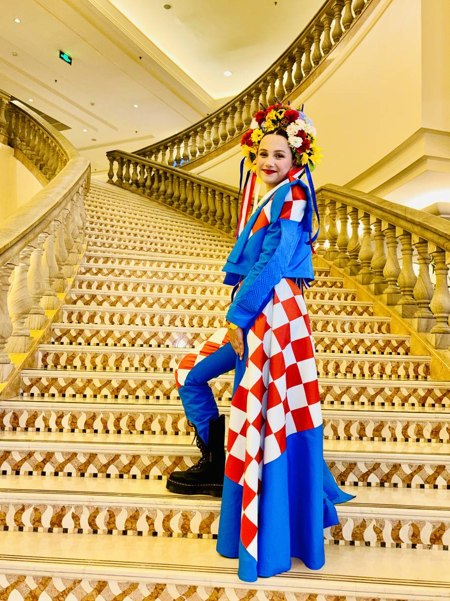 Samoborka (13) s kineskom dušom: Piše, slika, rastura kineski! 'Tako odmaram'