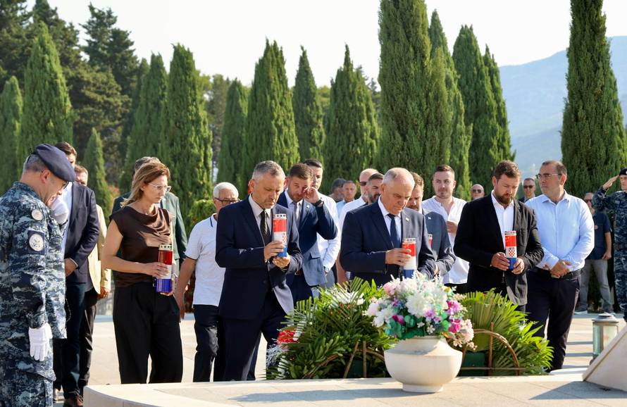 Split: Položeni vijenci povodom Dana pobjede i domovinske zahvalnosti, Dana hrvatskih branitelja i 31. obljetnice VRO Oluja