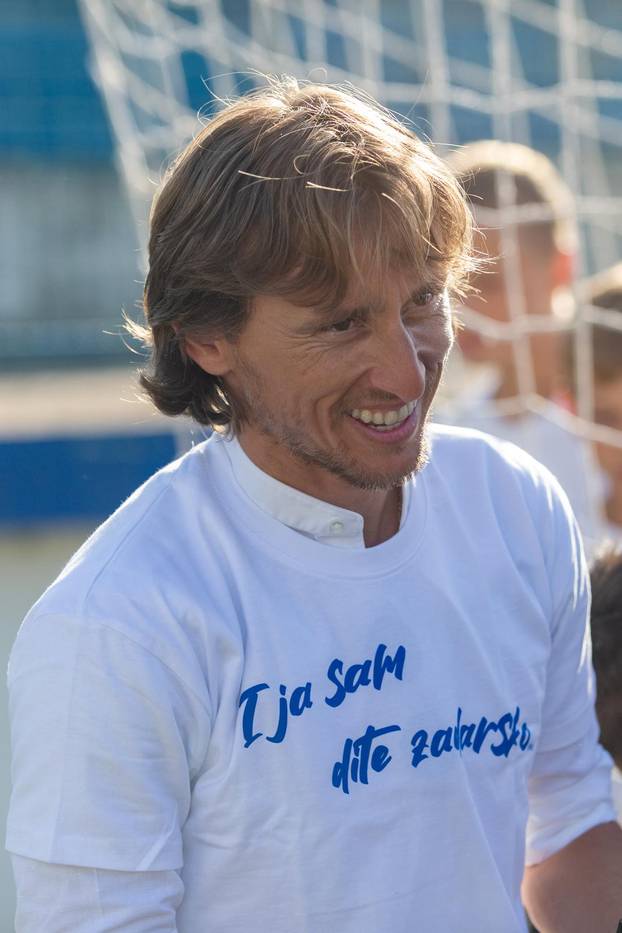 Luka Modrić družio se s djecom iz omladinskog pogona Zadra