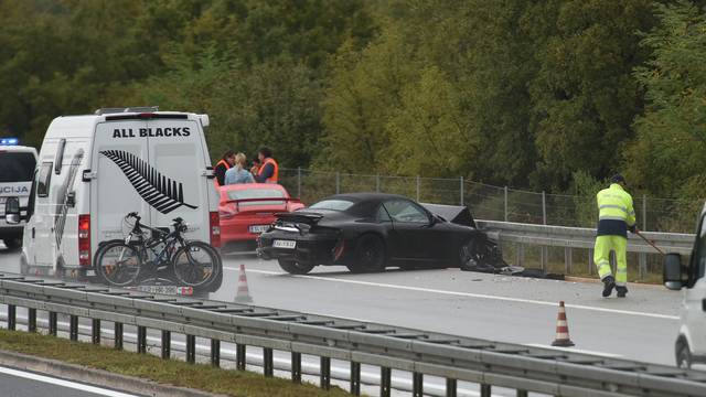 Jurio Ipsilonom: Porscheom  se zabio u ogradu, zaradio i kaznu