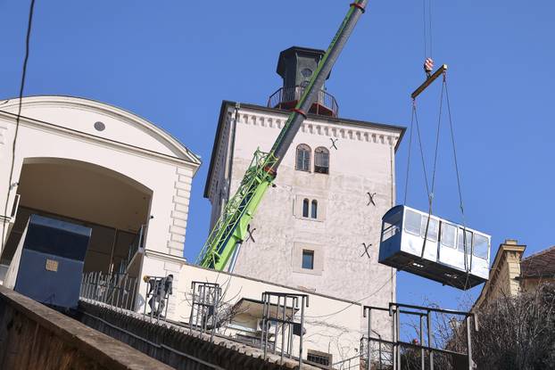 Zagreb: "Leteća" kabina Uspinjače pobudila pozornost prolaznika