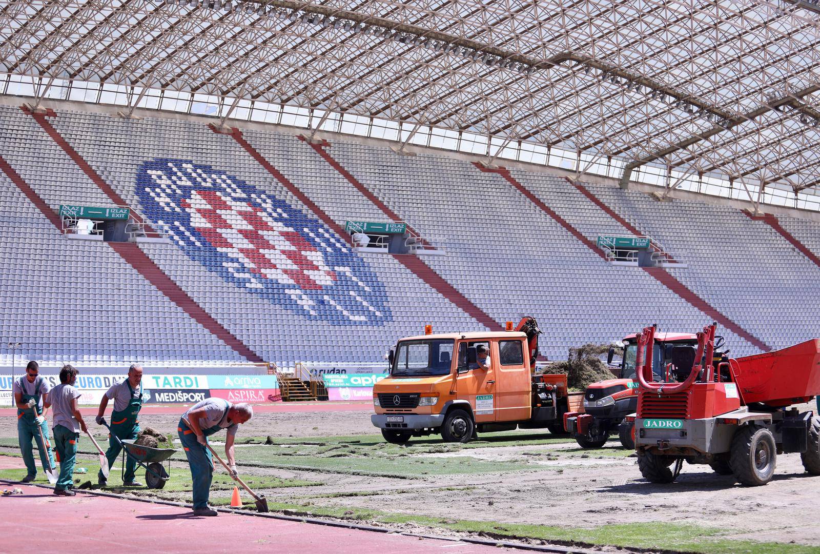 Split: Izmjena travnjaka na stadionu Poljud