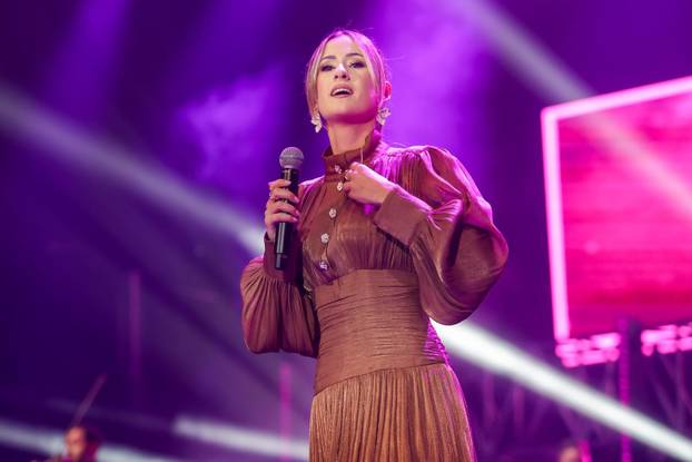 Zagreb: U Areni Zagreb održan koncert "Progledaj srcem"