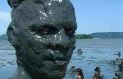 Brazil: Nakon karnevala uslijedilo kupanje u blatu
