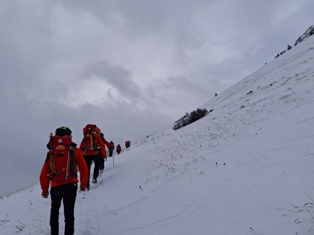 FOTO UŽASA 24sata na mjestu gdje je lavina zatrpala Hrvate!