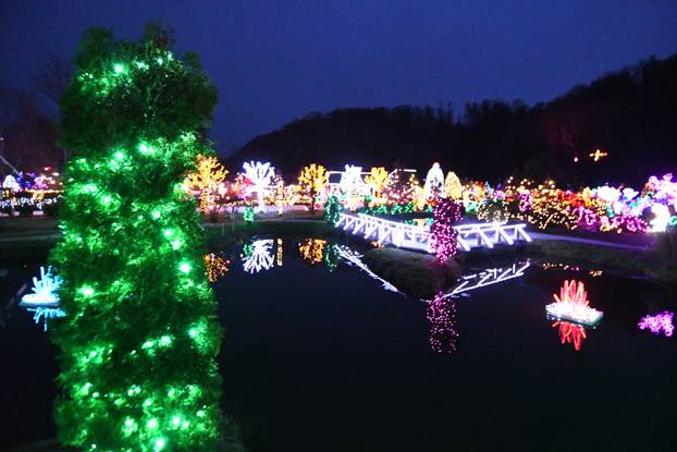 Magično Božićno blagdansko imanje obitelji Salaj zabljesnulo je u punom sajaju