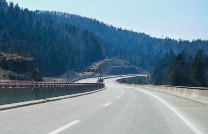 HAK upozorava: Na autocesti Rijeka-Zagreb viđena je srna