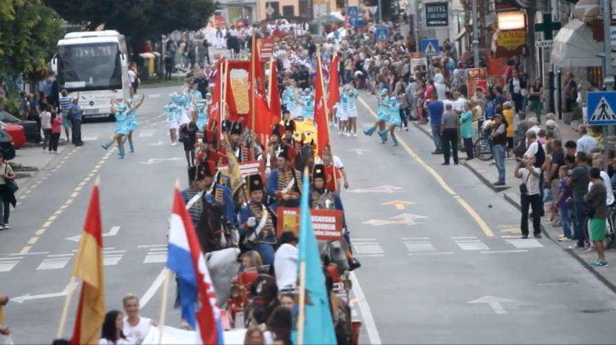 Publika je imala što za vidjeti: Seve je (pre)visoko digla nogu