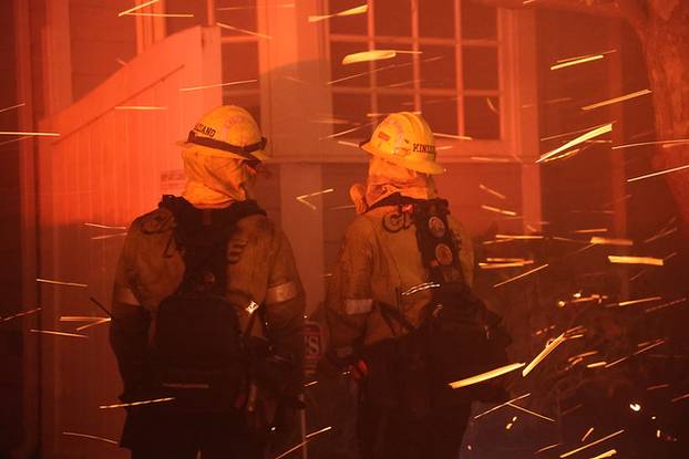 100 FOTOGRAFIJA UŽASA Ovo su vatrogasci snimili u paklu LA-a!