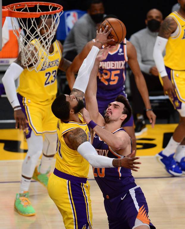 NBA: Phoenix Suns at Los Angeles Lakers