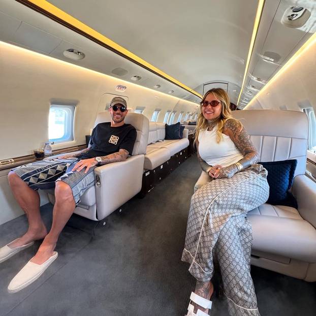 FOTO Od 'Tigrice' do odvjetnice. Ovo su paragvajske i francuske WAGS-ice: Koje su zanosnije?