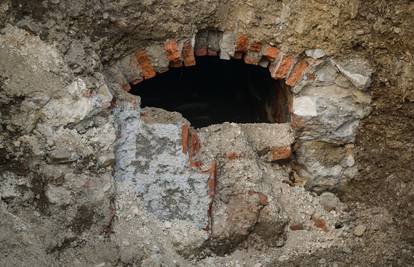 Tijekom radova na Kaptolu otkrivena misteriozna rupa