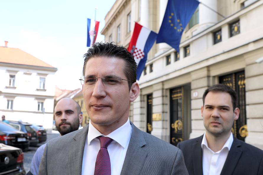 Troskot: Ne sramotite se, nego raspišite referendum za rujan