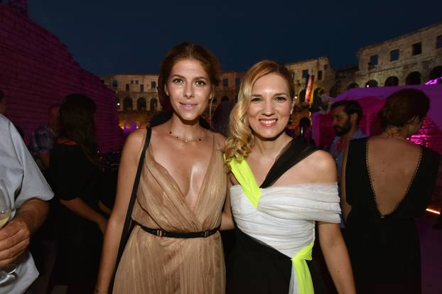 Glumica Jelena Per?in danas slavi 44. ro?endan 