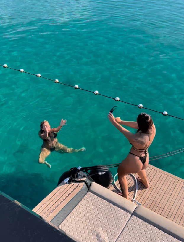 FOTO Ma, kakva jesen! Njima je još vruće! Seksi mama Renata i Žanamari oduševile u tangama