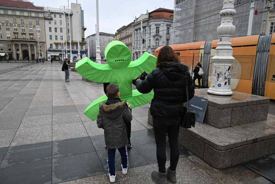 Povodom najdepresivnijeg dana godini, u Zagrebu se provodila jedna sretna kampanja