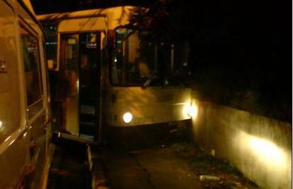 Split: Autobus udario u zid jer nije bio dobro zakočen