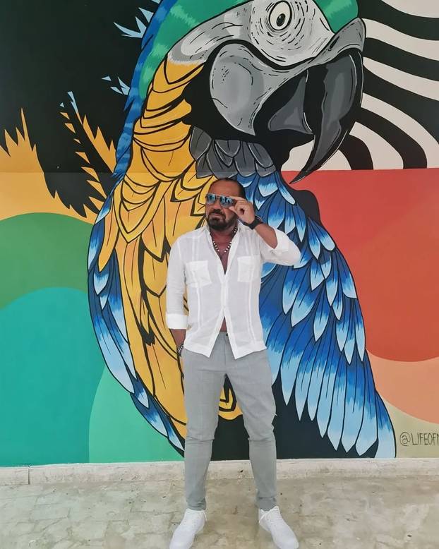 Rijetko tko bi ga prepoznao! Pogledajte kako je popularni Mile Kitić izgledao u mladosti